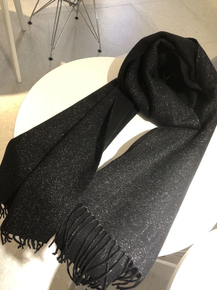 Louis Vuitton Scarf LV00142